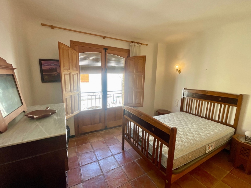 5 bed town_house in Orba