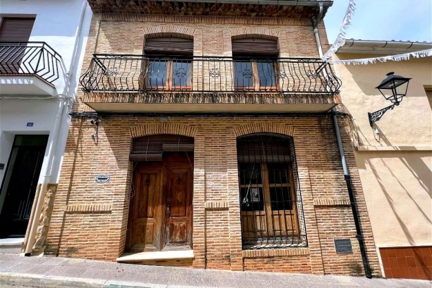 5 bed town_house in Orba