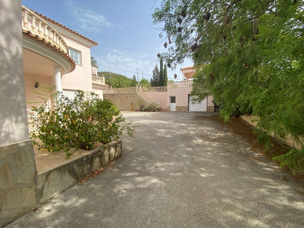 7 bed villa in Orba