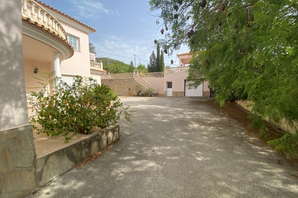 7 bed villa in Orba