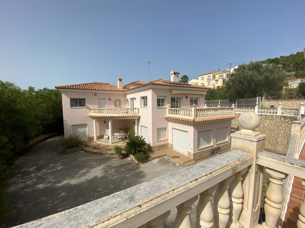 7 bed villa in Orba