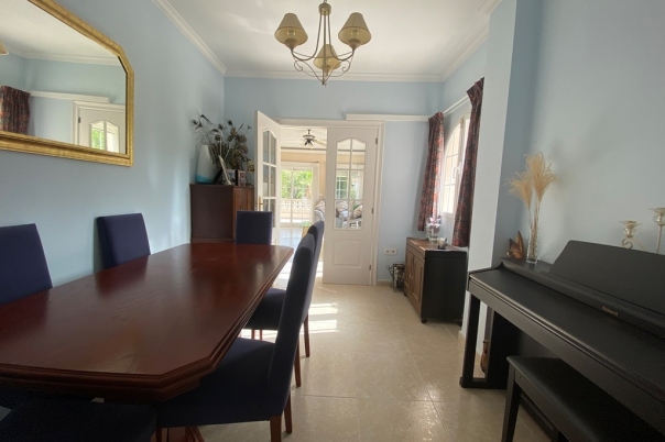 7 bed villa in Orba