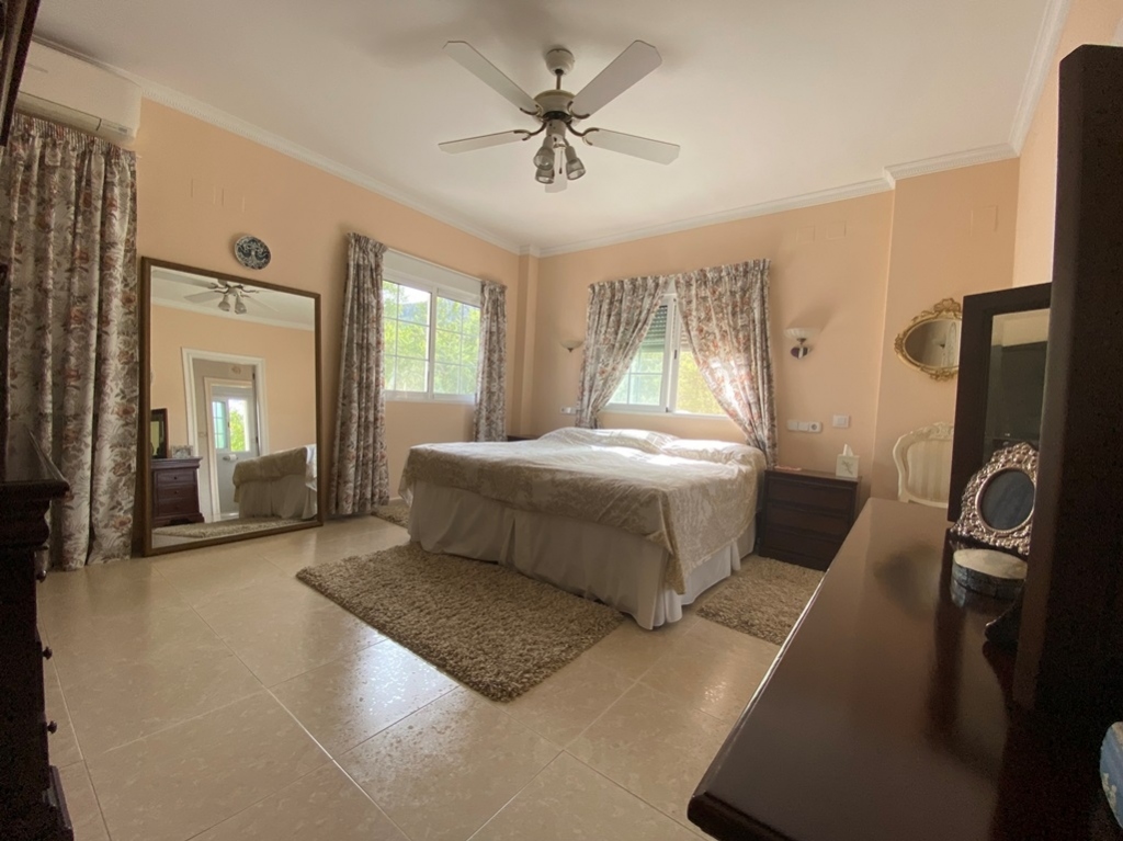 7 bed villa in Orba