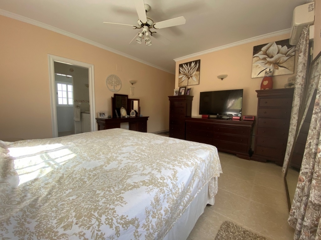 7 bed villa in Orba