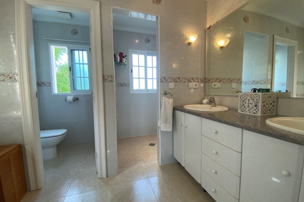 7 bed villa in Orba