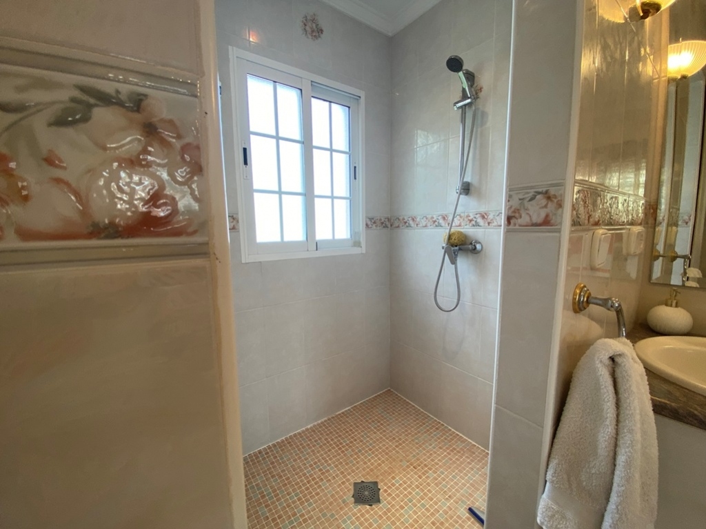 7 bed villa in Orba