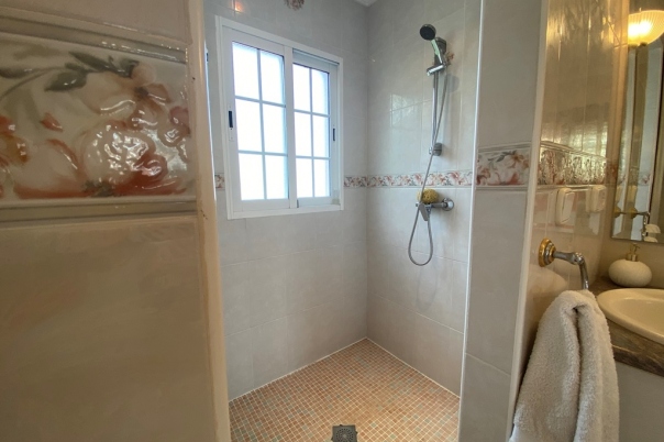 7 bed villa in Orba