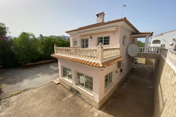 7 bed villa in Orba
