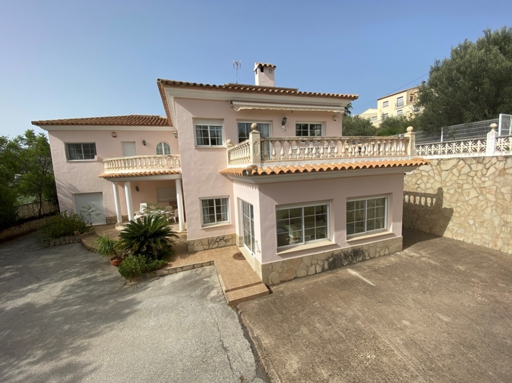 7 bed villa in Orba