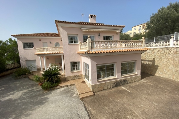 7 bed villa in Orba