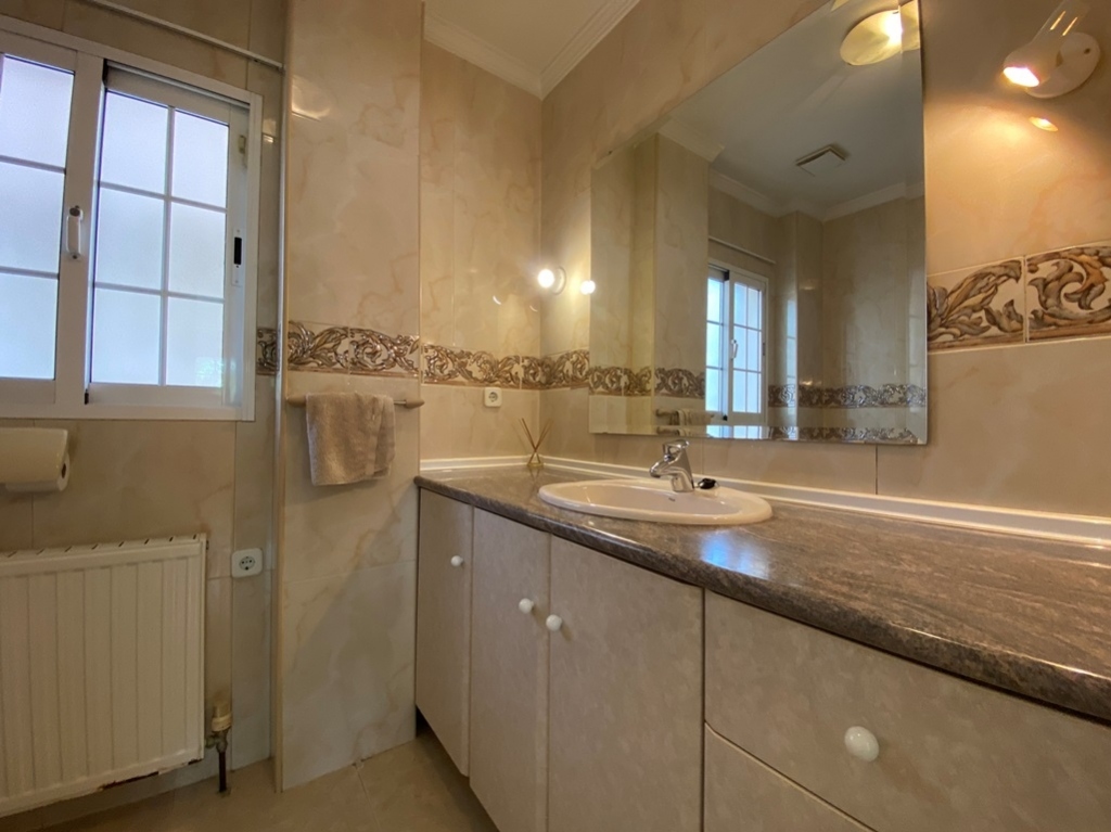7 bed villa in Orba