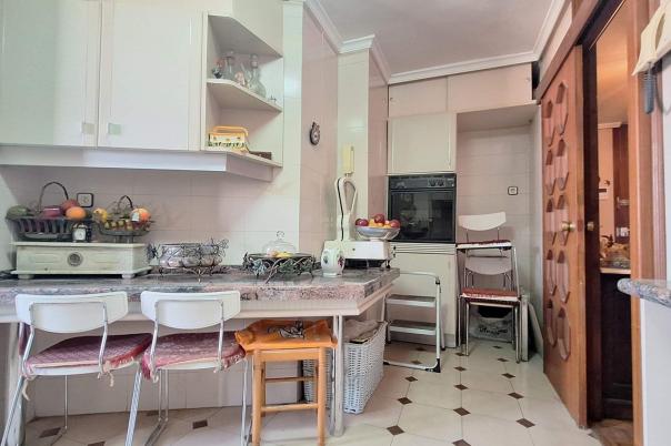 4 bed apartment in Alicante/Alacant