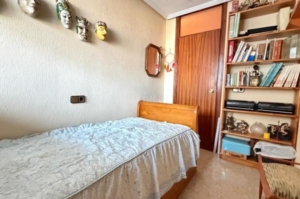 4 bed apartment in Alicante/Alacant