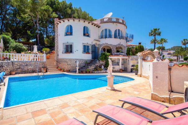 5 bed villas in Benissa