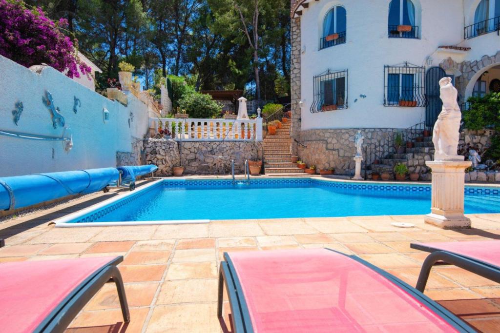 5 bed villas in Benissa