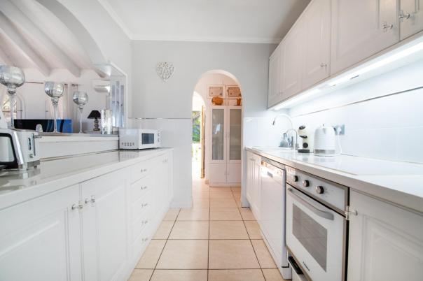 5 bed villas in Benissa