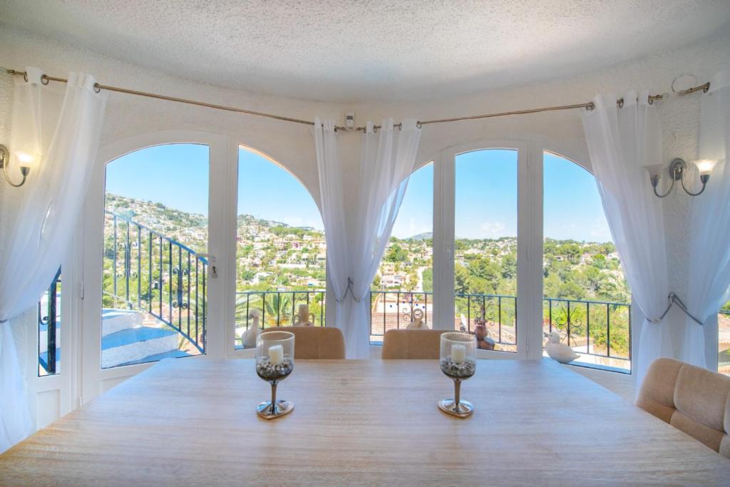 5 bed villas in Benissa