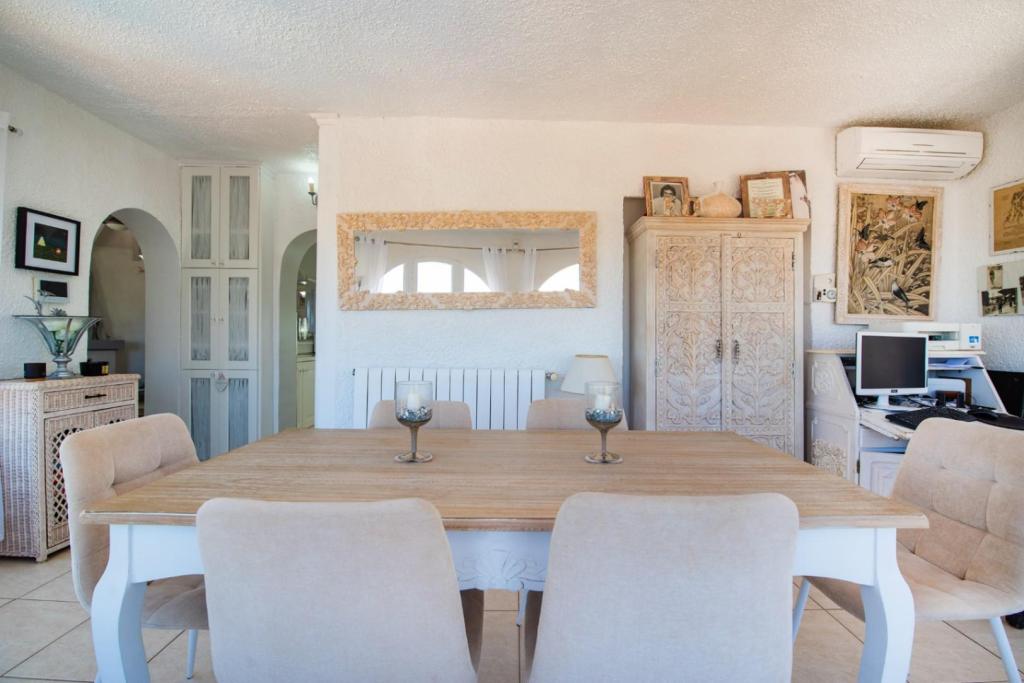 5 bed villas in Benissa