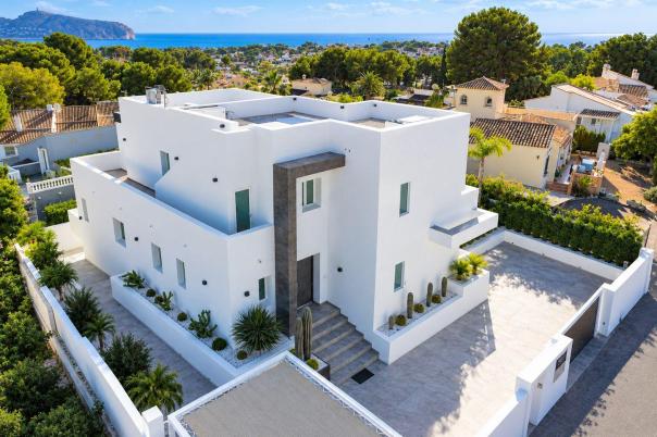 5 bed villa in Moraira