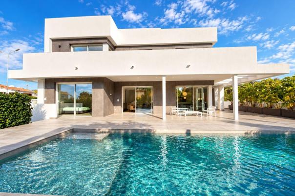 5 bed villa in Moraira