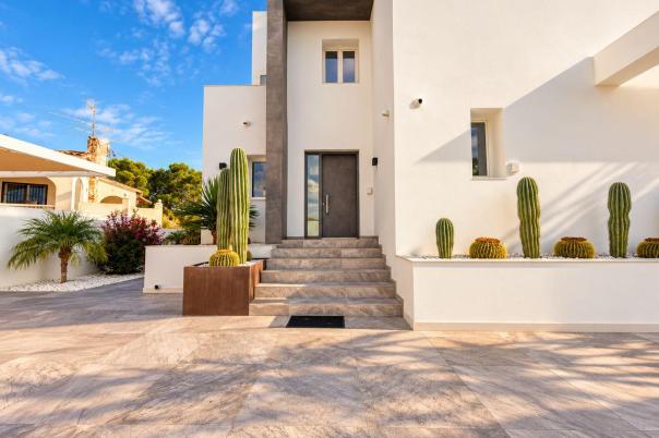 5 bed villa in Moraira
