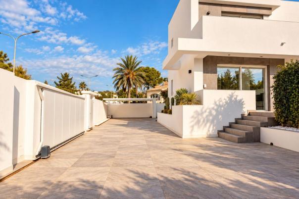 5 bed villa in Moraira