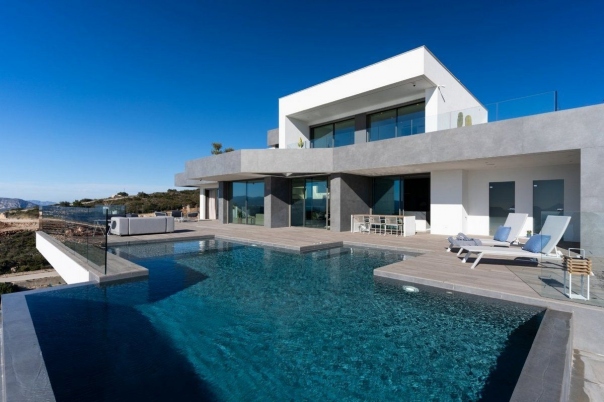 4 bed casa / chalet in Benitachell