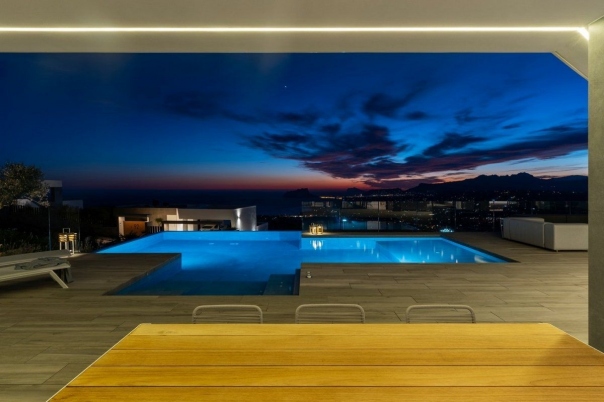 4 bed casa / chalet in Benitachell