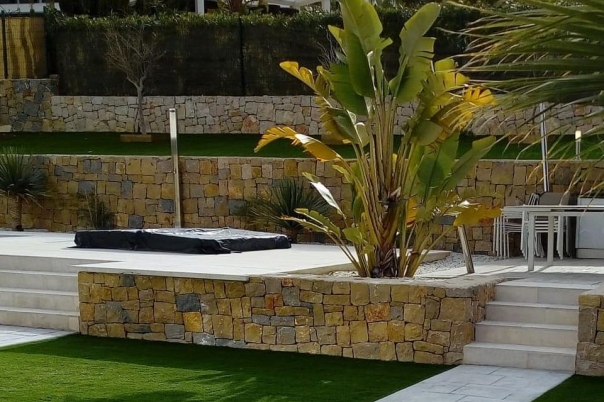 Charlesworth Gardens - Landscape Gardening & Garden Design