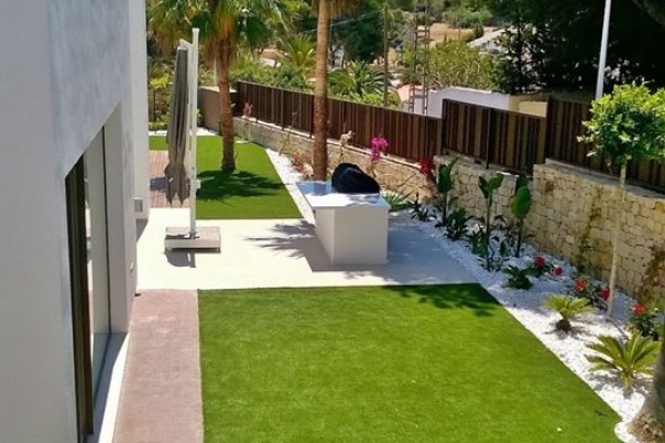 Charlesworth Gardens - Landscape Gardening & Garden Design