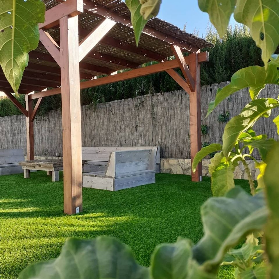 Charlesworth Gardens - Landscape Gardening & Garden Design