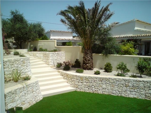 Charlesworth Gardens - Landscape Gardening & Garden Design