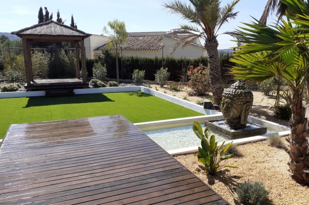 Charlesworth Gardens - Landscape Gardening & Garden Design