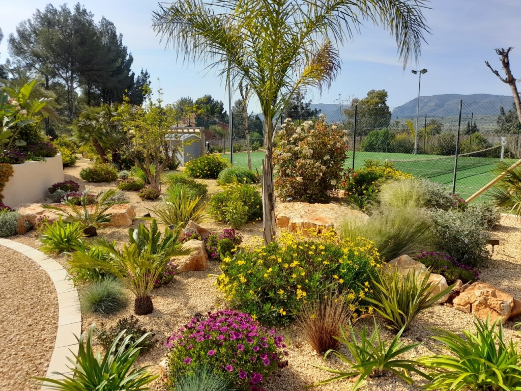 Charlesworth Gardens - Landscape Gardening & Garden Design