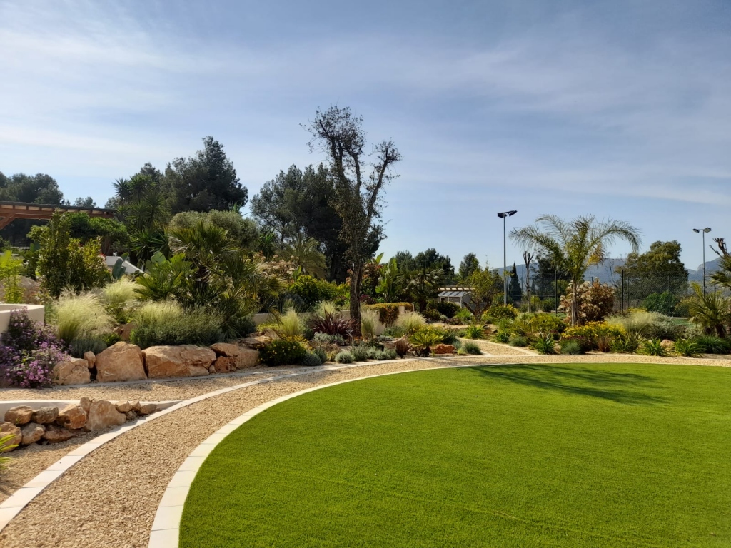 Charlesworth Gardens - Landscape Gardening & Garden Design