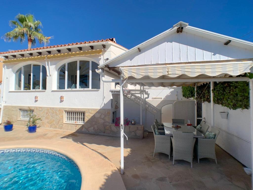 3 bed villas in Moraira