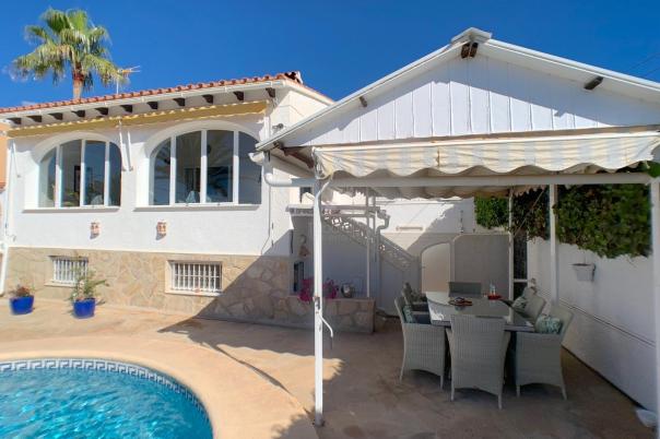 3 bed villas in Moraira