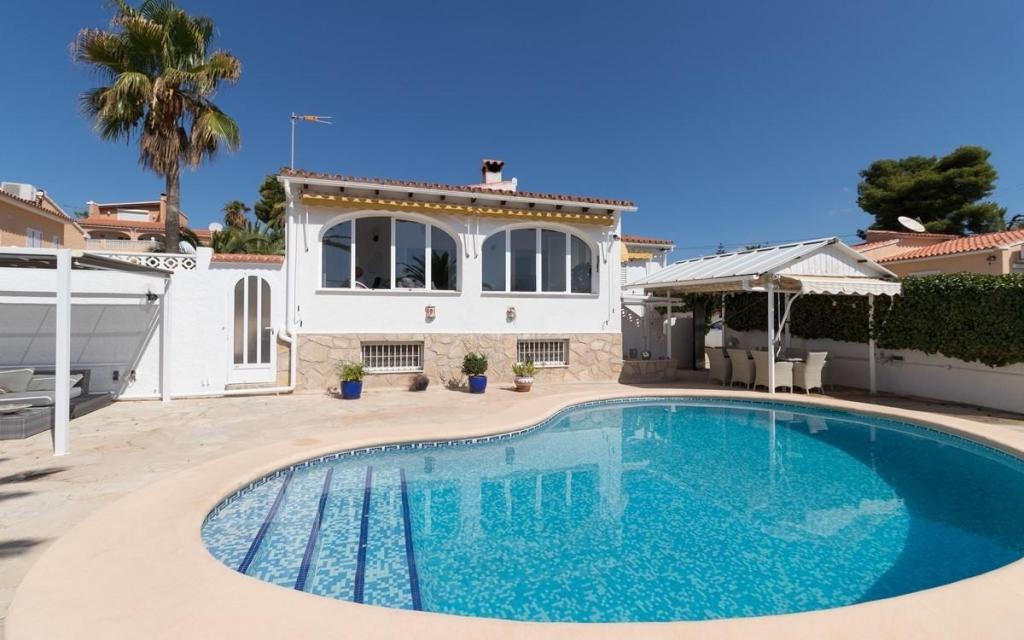 3 bed villas in Moraira