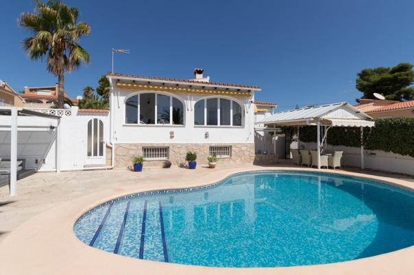 3 bed villas in Moraira