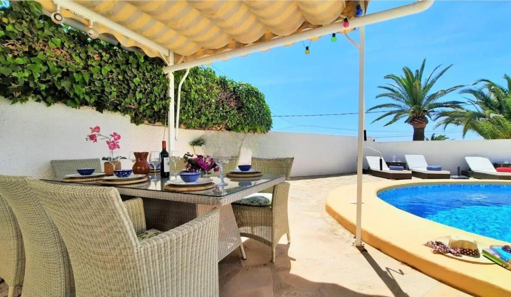 3 bed villas in Moraira