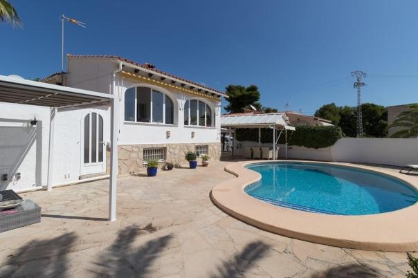 3 bed villas in Moraira