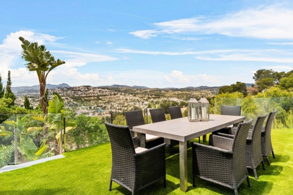 5 bed villa in Moraira