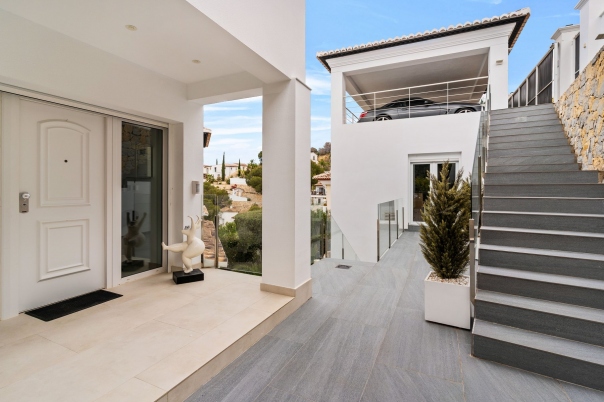 5 bed villa in Moraira