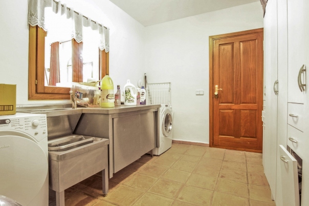 7 bed finca in Benissa