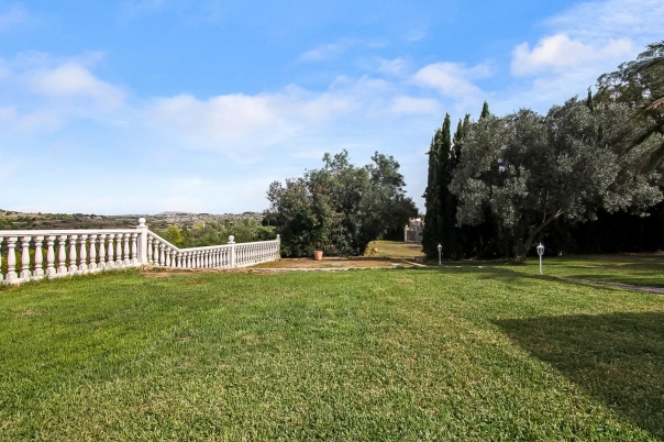 7 bed finca in Benissa