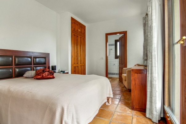 7 bed finca in Benissa