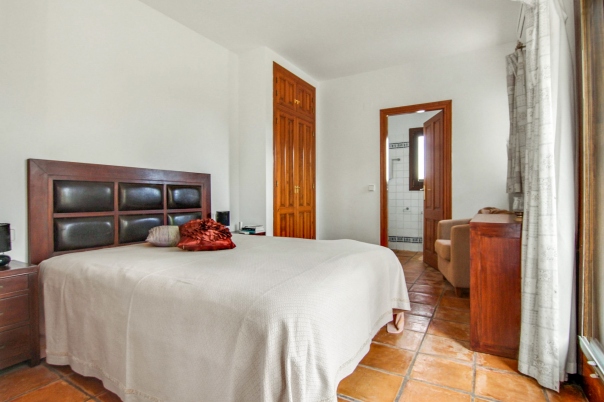 7 bed finca in Benissa