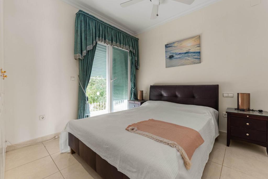 4 bed villas in Moraira