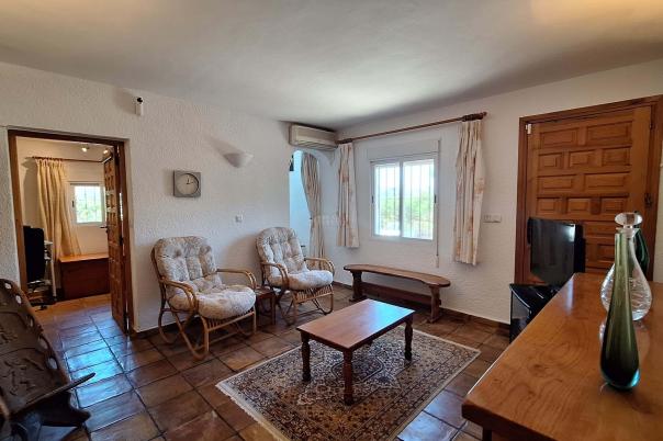 4 bed villa in Orba