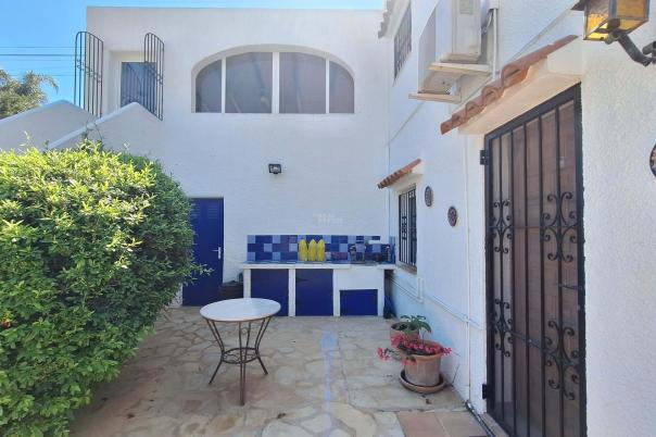 4 bed villa in Orba